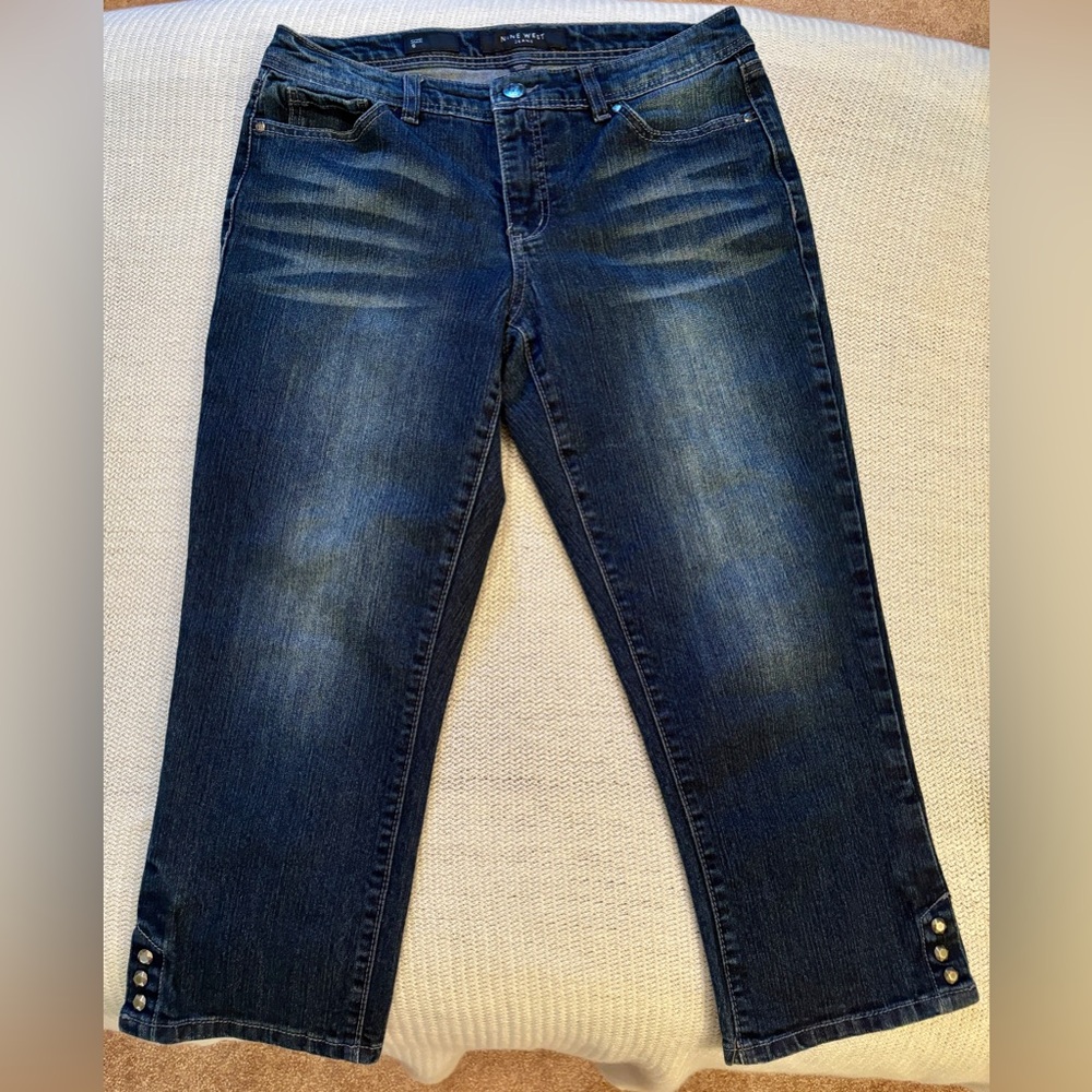 Nine West Capris size 6